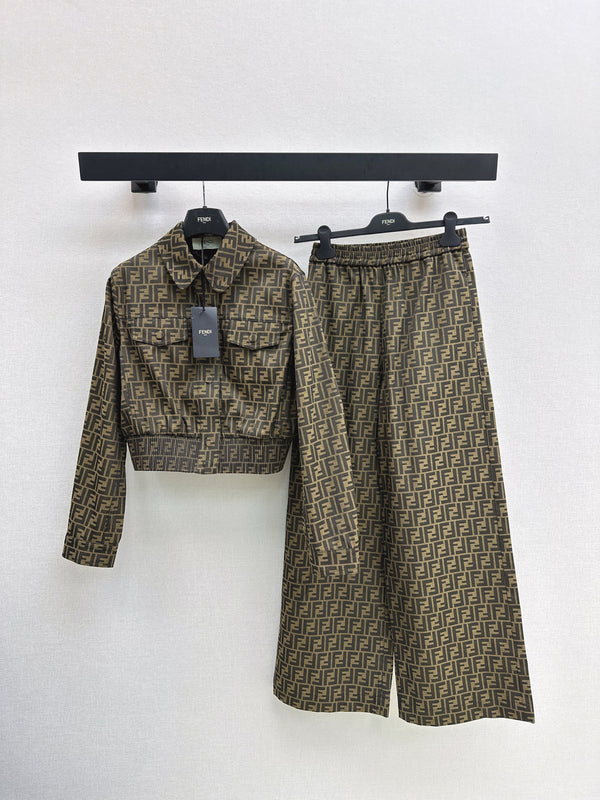 The latest fall/winter classic monogram jacquard jacket and trousers.