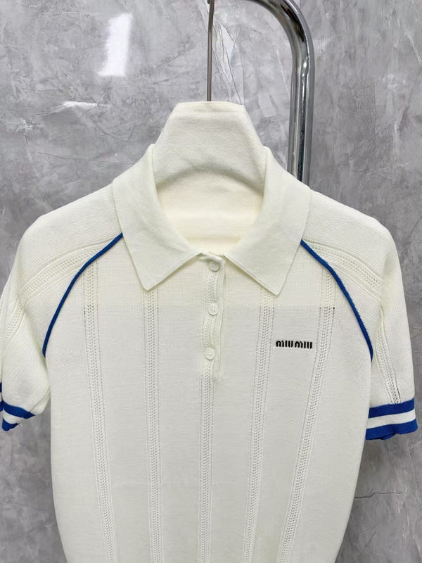 white knitted short-sleeved shirt