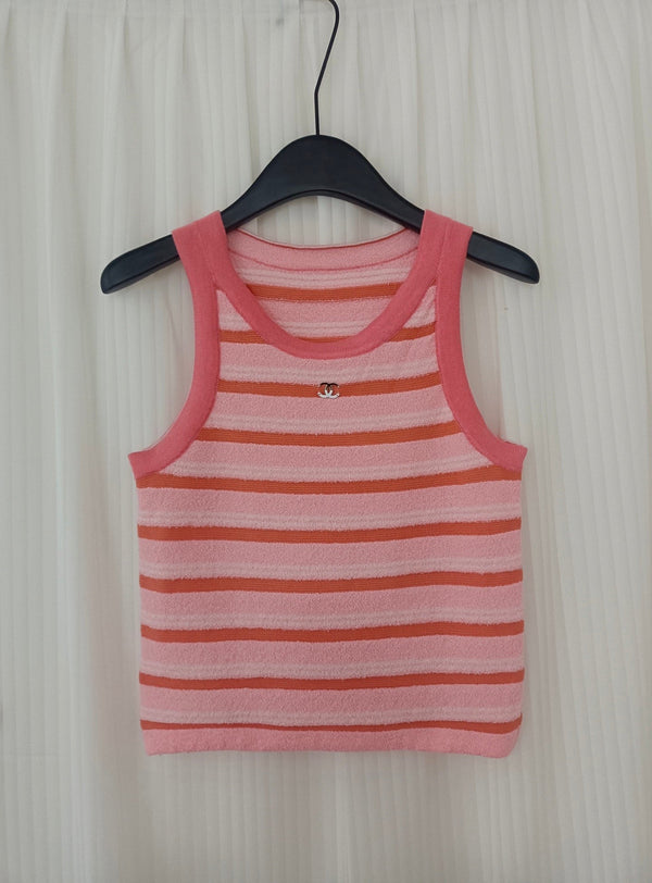 Front Gradient Metallic Letter Logo Stripe Knit Tank Top